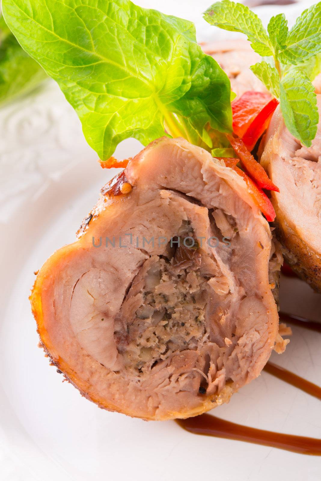 Turkey's beef olive with ham-sweet chestnut filling