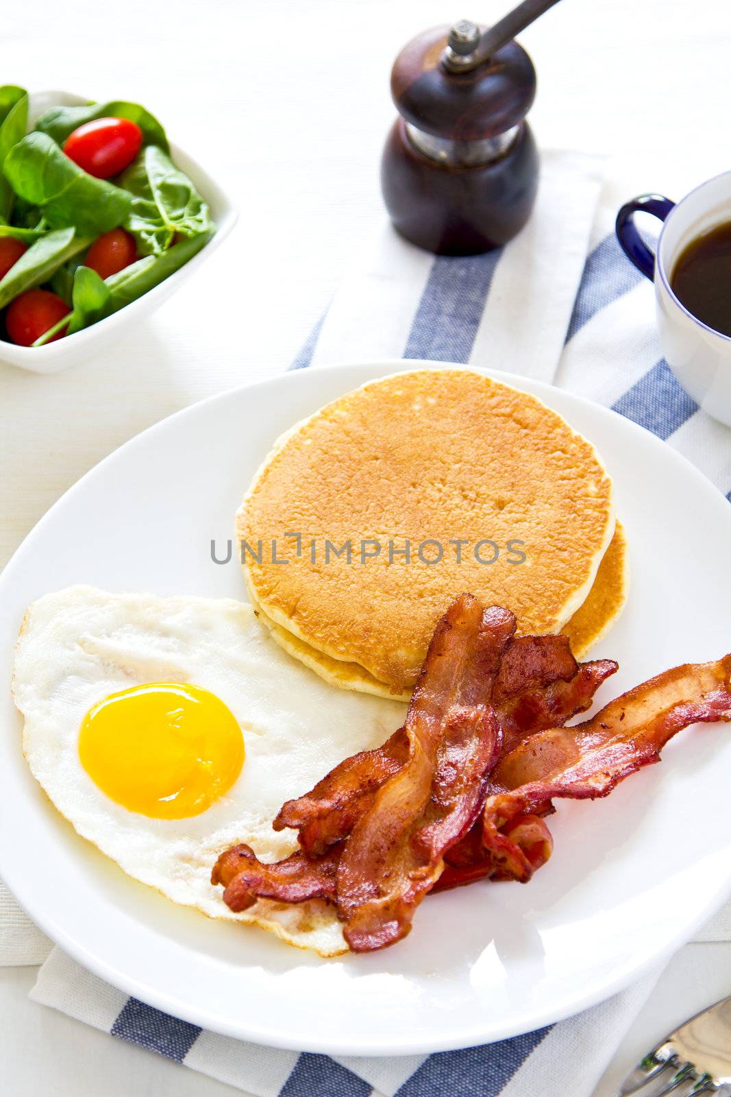 Pancake with Bacon and fried egg by vanillaechoes