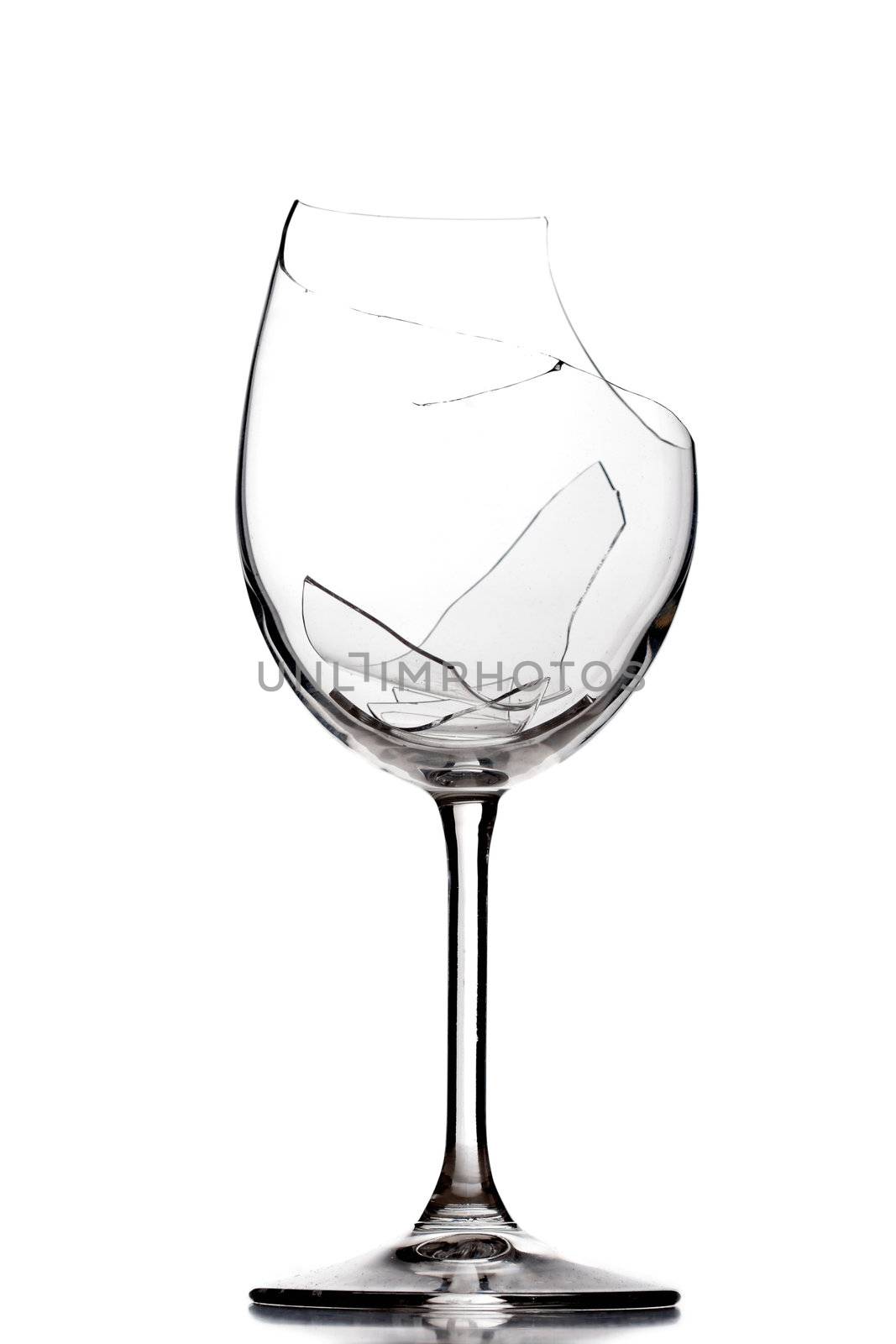 broken wine glass by kokimk