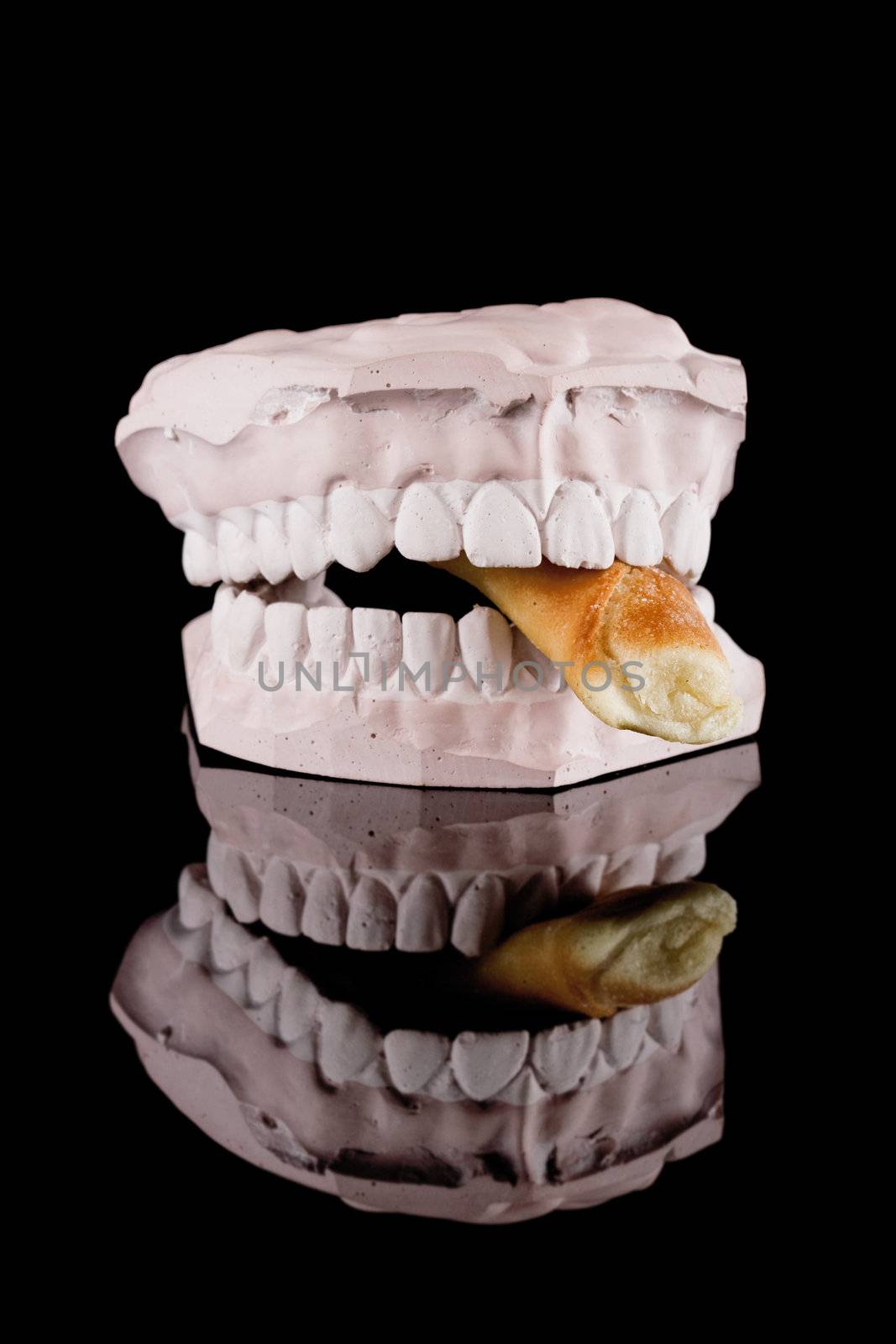 human teeth, biting food by kokimk