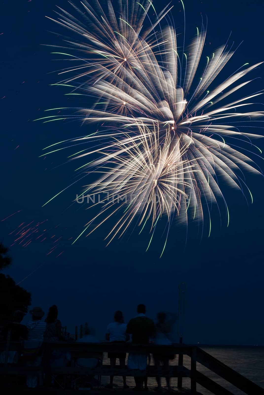 Fireworks over the Ocean by oliverjw