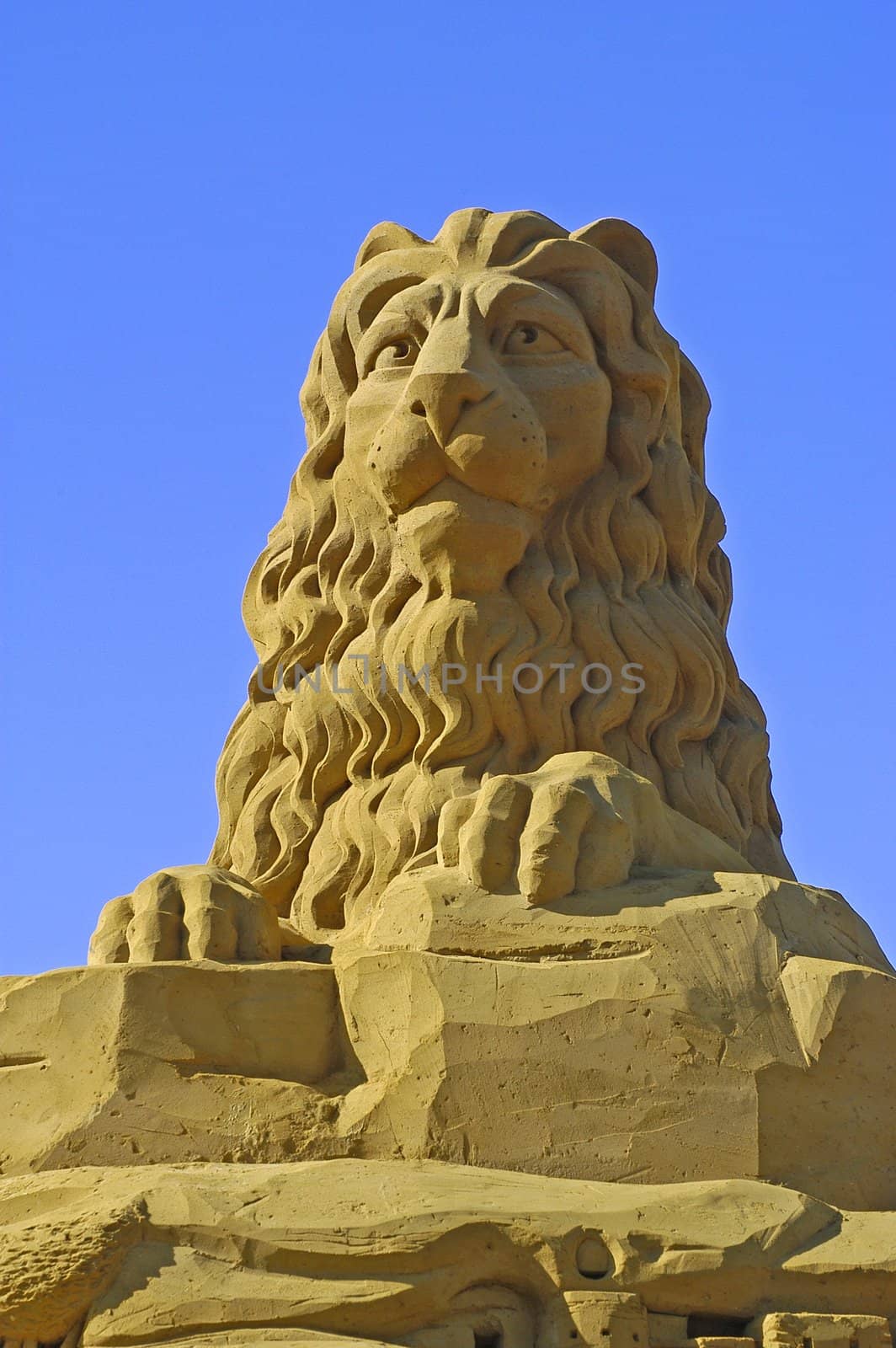 exposure of sand sculptures in France to Touquet on the topic of Africa