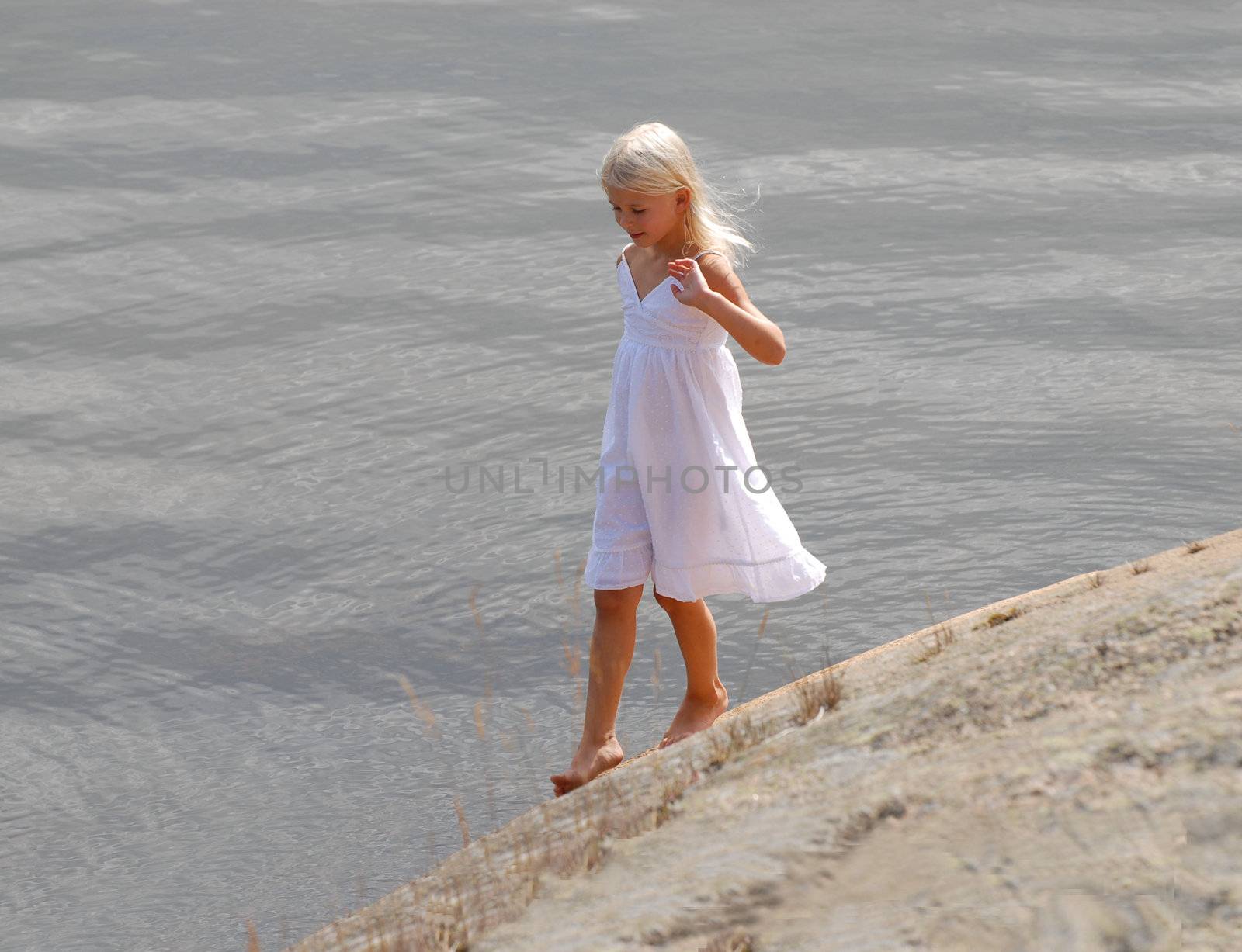 Scandinavian Lifestyle - Summer girl by Bildehagen