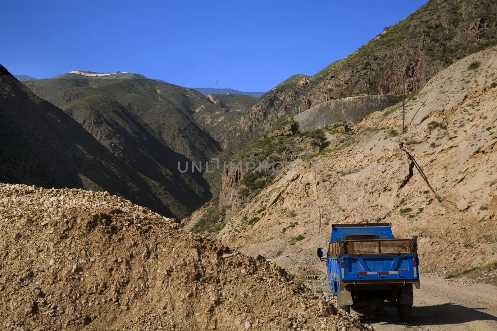 Metal Mine Truck Gansu Province China

Resubmit--In response to comments from reviewer have further processed image to reduce noise, sharpen focus and adjust lighting.