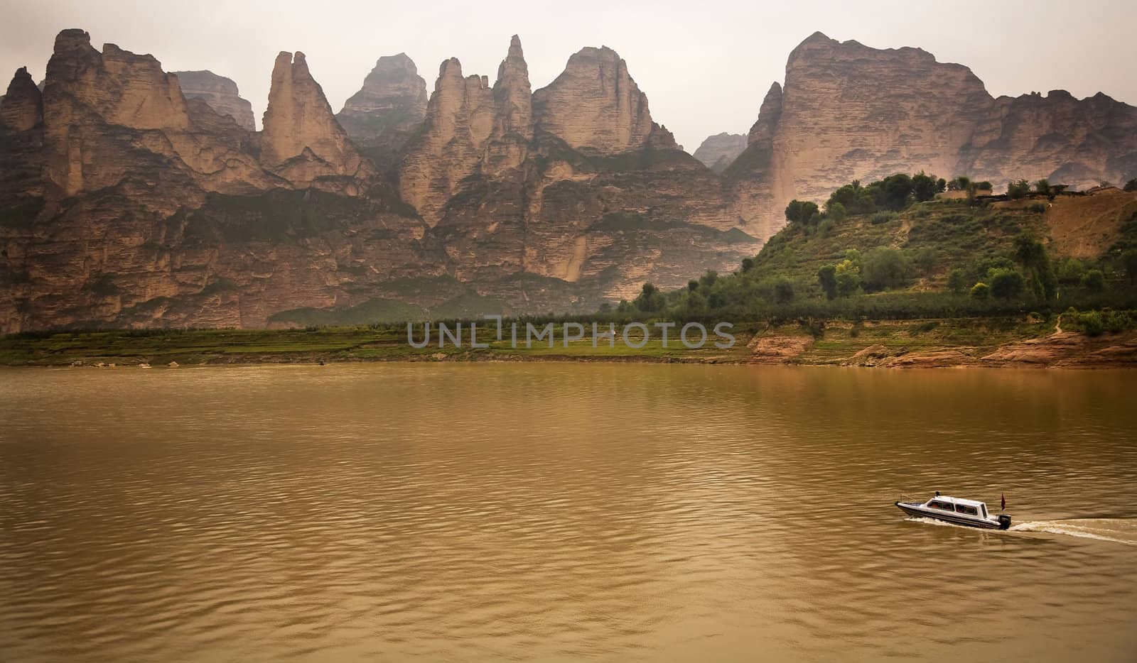 Liuijiaxia Reservoir Canyon Binglin Si Buddhist Temple Lanzhou Gansu China

Resubmit--In response to comments from reviewer have further processed image to reduce noise, sharpen focus and adjust lighting.