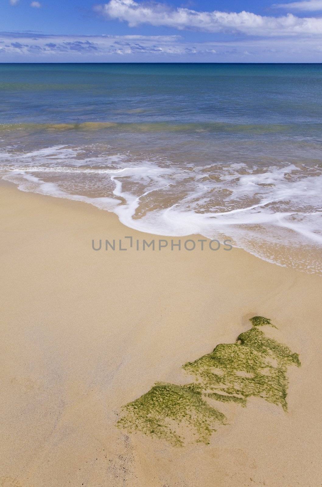 Sand on the beach by Gbuglok