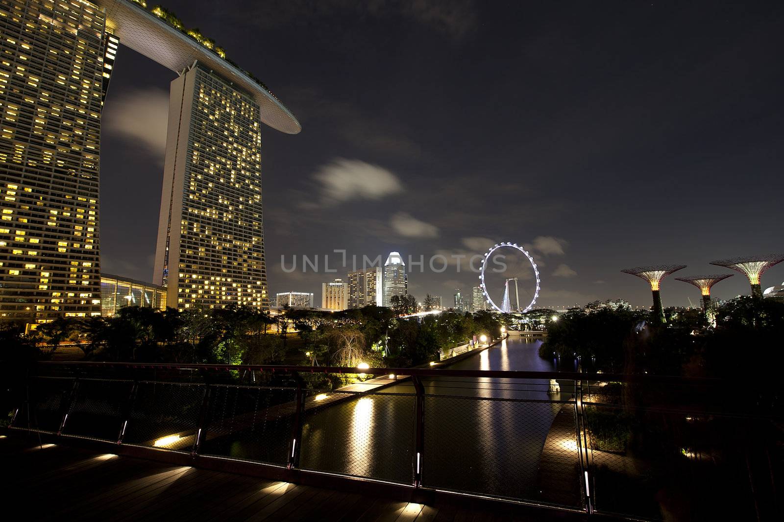 Singapore skyline by kjorgen