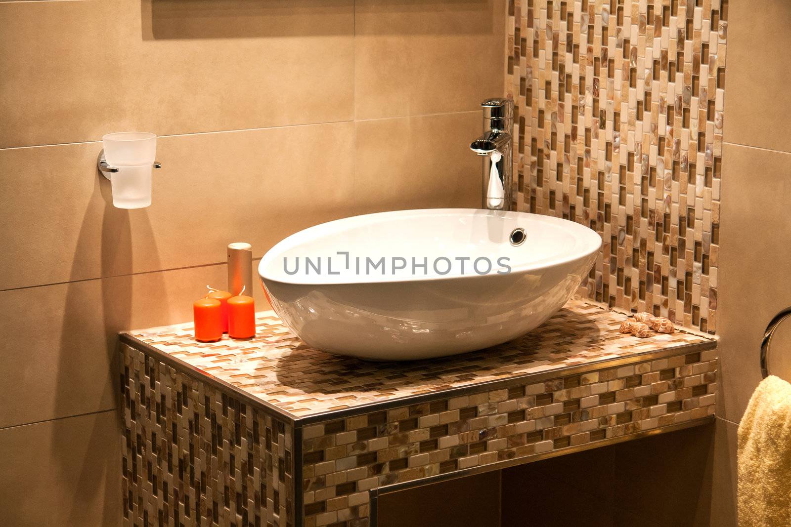 Beautiful Large Modern Trendy Design Bathroom with Ceramics Elements in Luxury Home