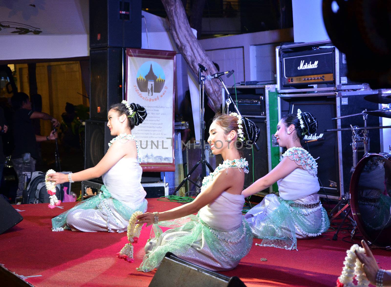 BANGKOK - DEC 16:Traditional Thai Dance at Phra Athit Walking Street, "Rattanakosin recall" festival on December 16, 2012 in Bangkok, Thailand. Its a tourist attraction primarily for night life and entertainment 