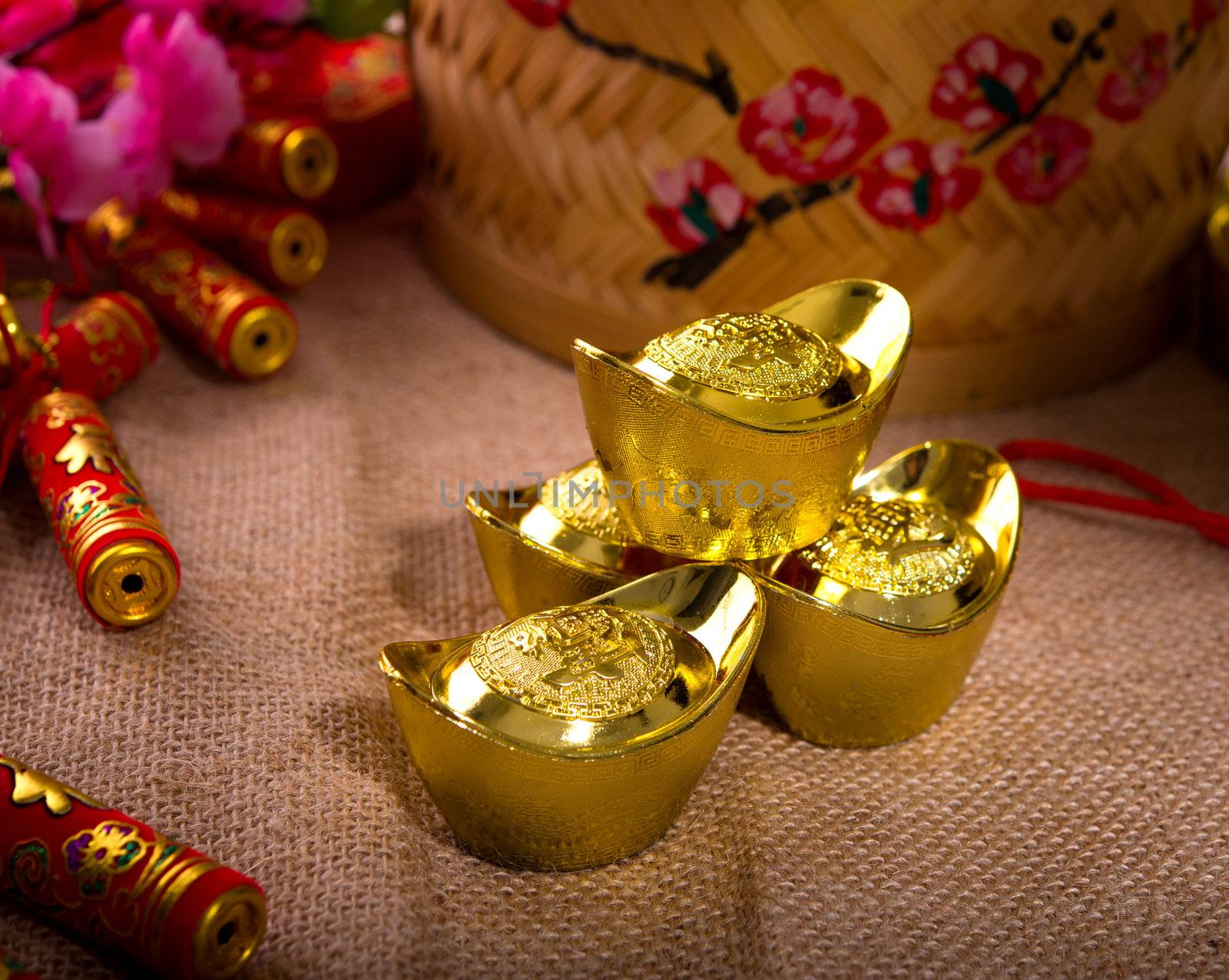 gong xi fa cai , traditional chinese new year items