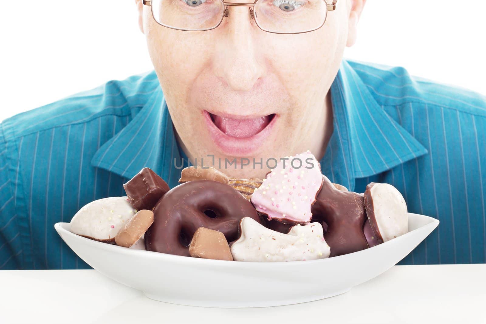 Person eating some delicate gingerbreads