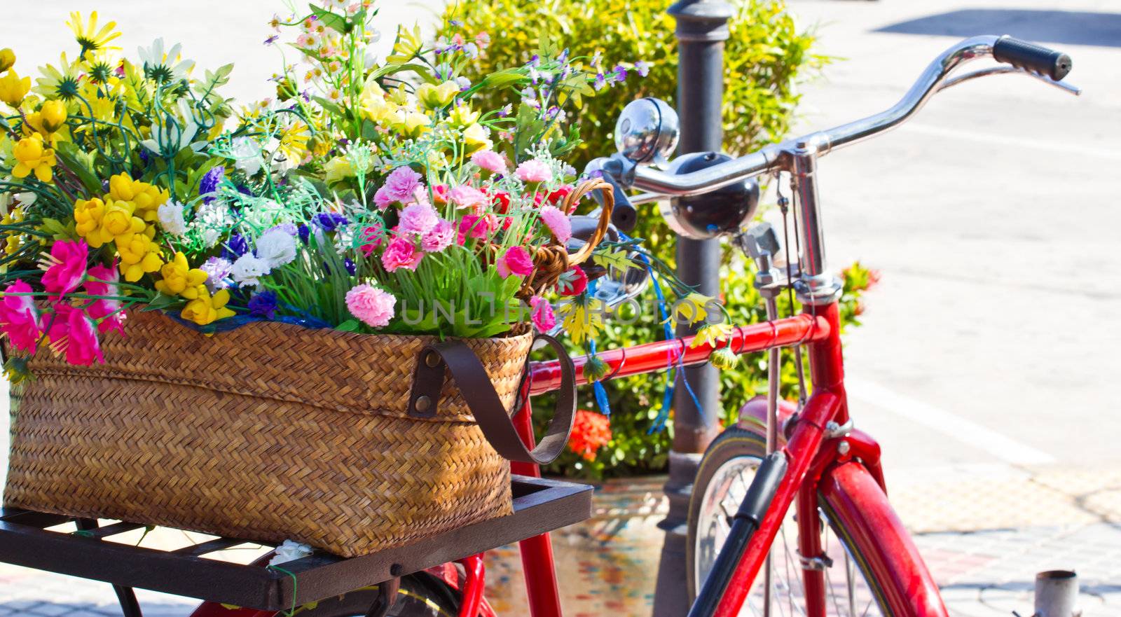 old bicycle and flowers by wasan_gredpree