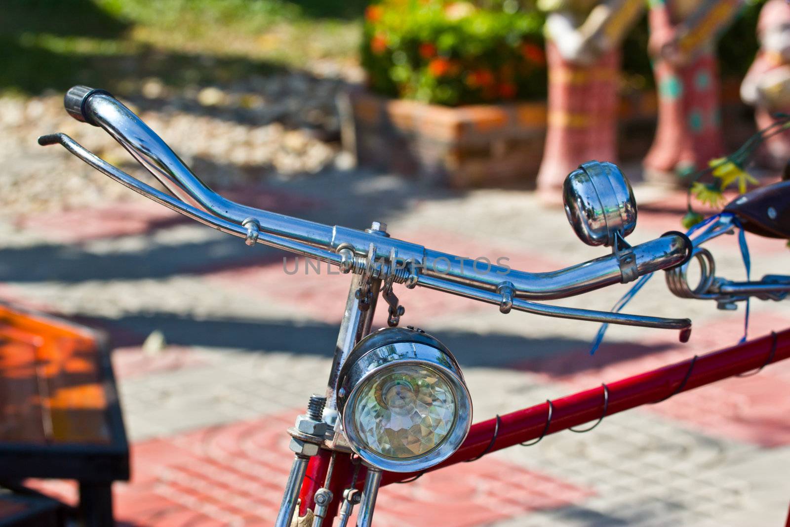 old bicycle and flowers by wasan_gredpree