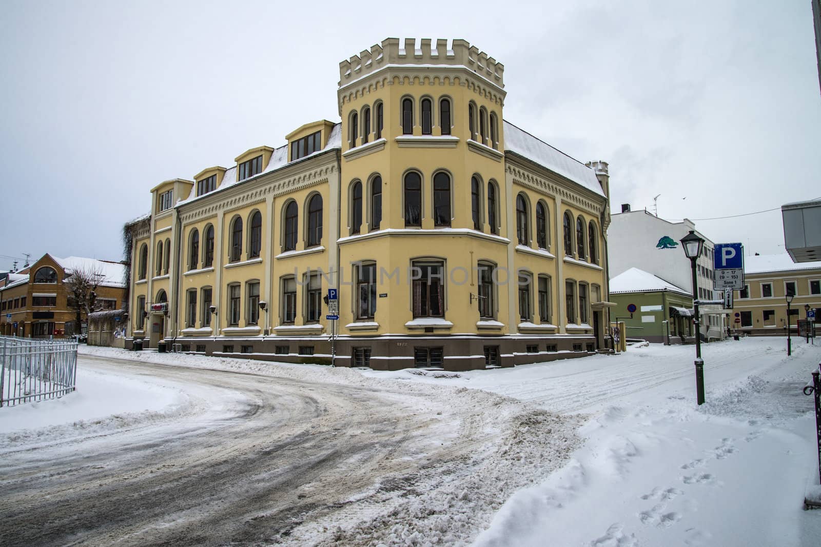 venerable old brick building that has hosted community center in Halden in decades, here, it has also hosted a dance hall, restaurant, bowling, and pub, the image is shot in december