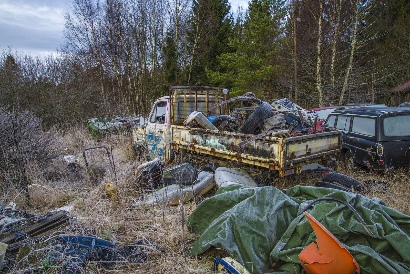 scrapyard for cars (fully loaded truck) by steirus