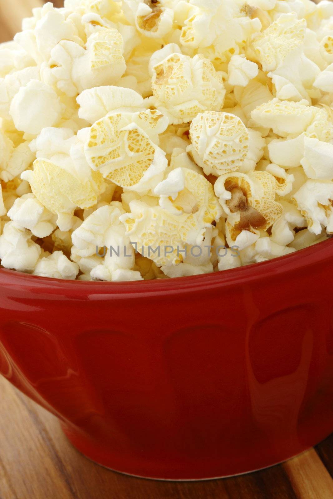 Fresh delicious popcorn by tacar