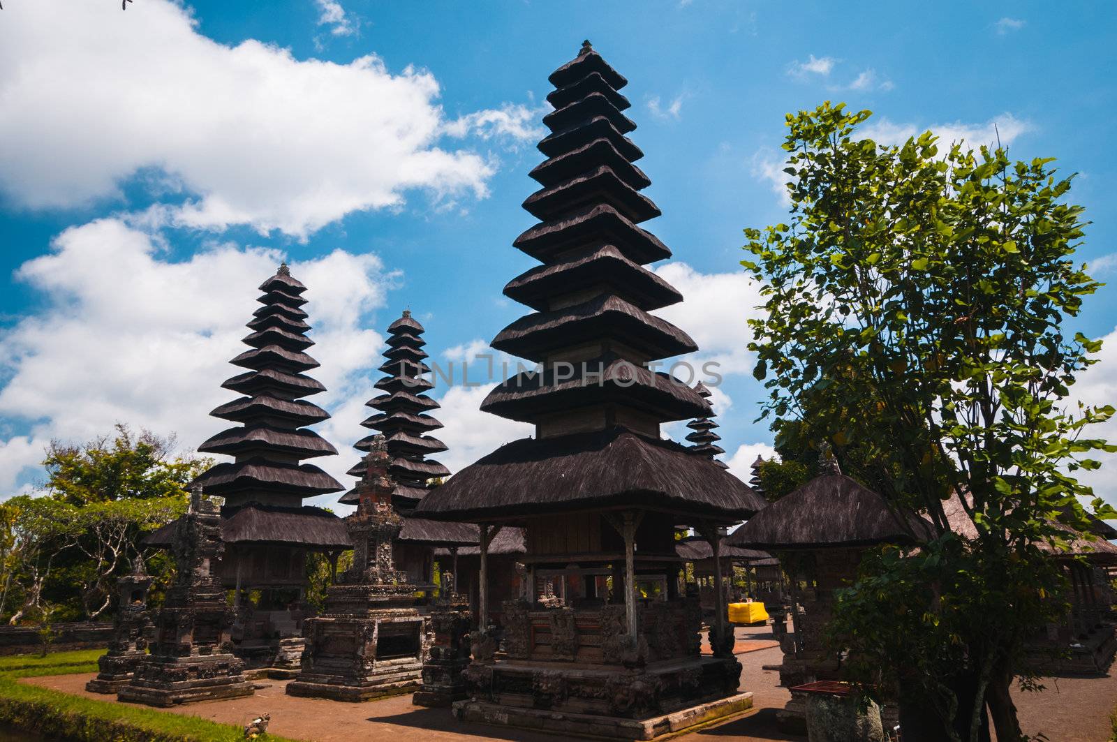 Pura Taman Ayun - hindu temple by nvelichko