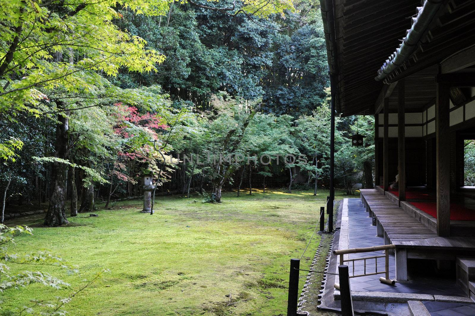 Japanese garden in the Koto-in a sub-temple of Daitoku-ji - Kyoto, Japan 