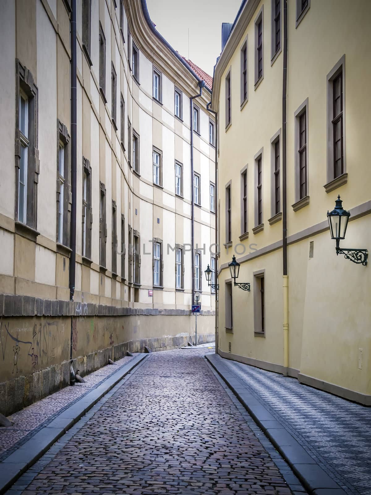 Narrwo alley in Prague by w20er