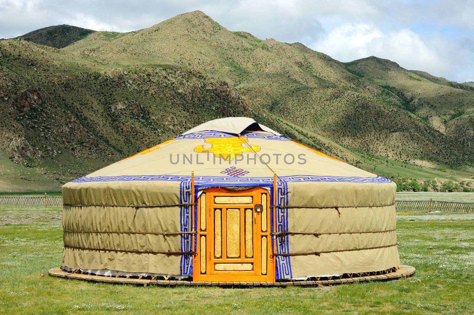 Mongolia yurt by w20er