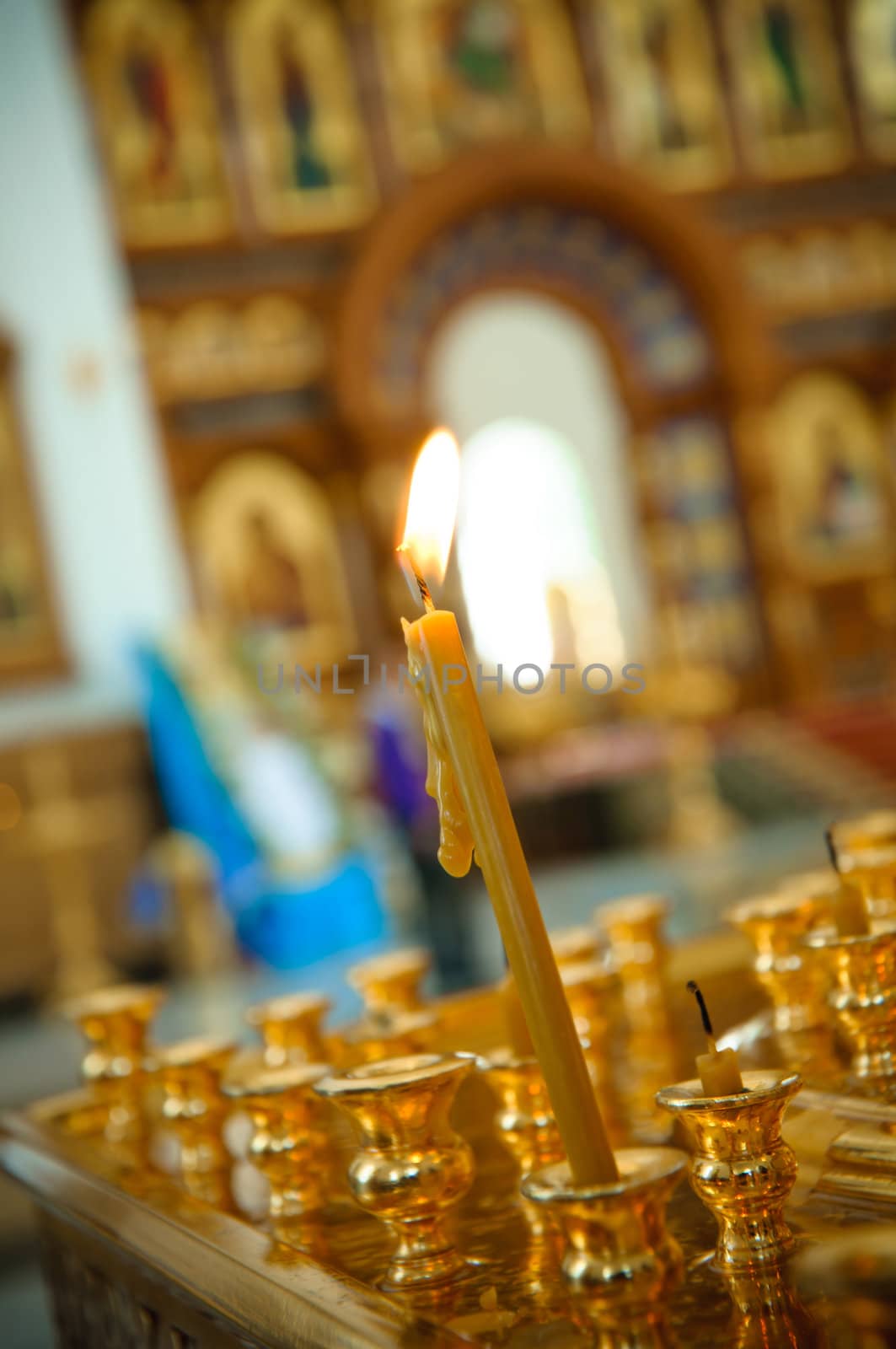 candle in orthodox church