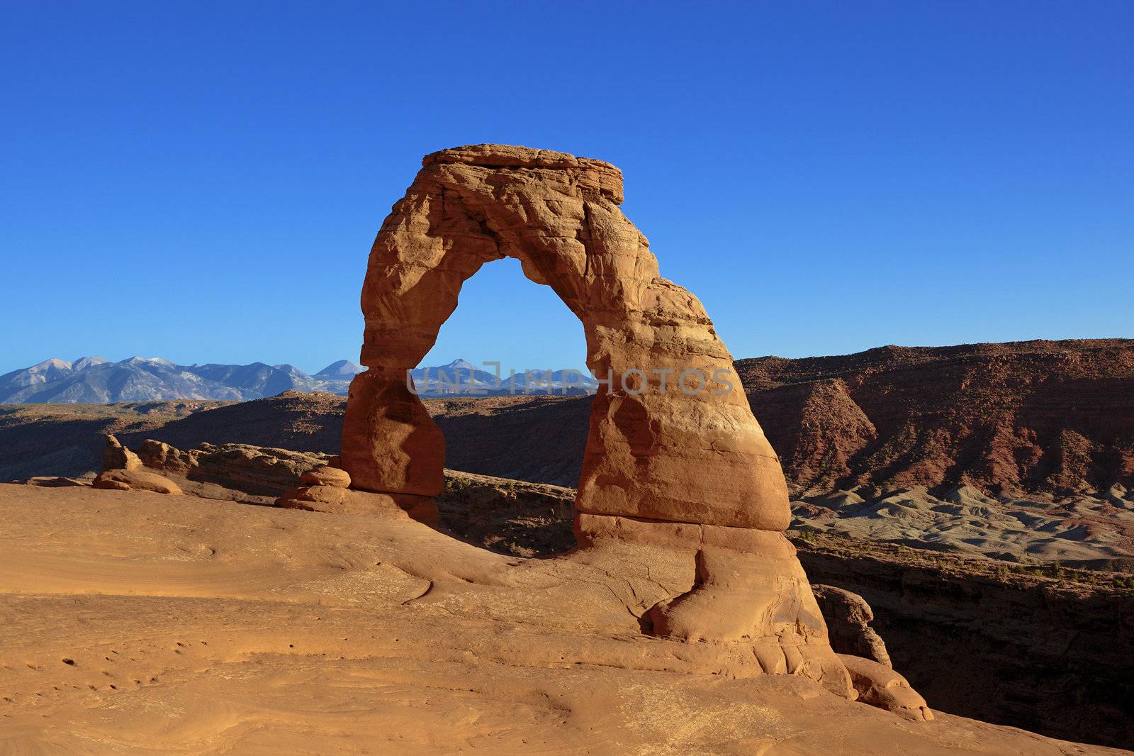 horizontal view of Delicate Arch, Utah, USA