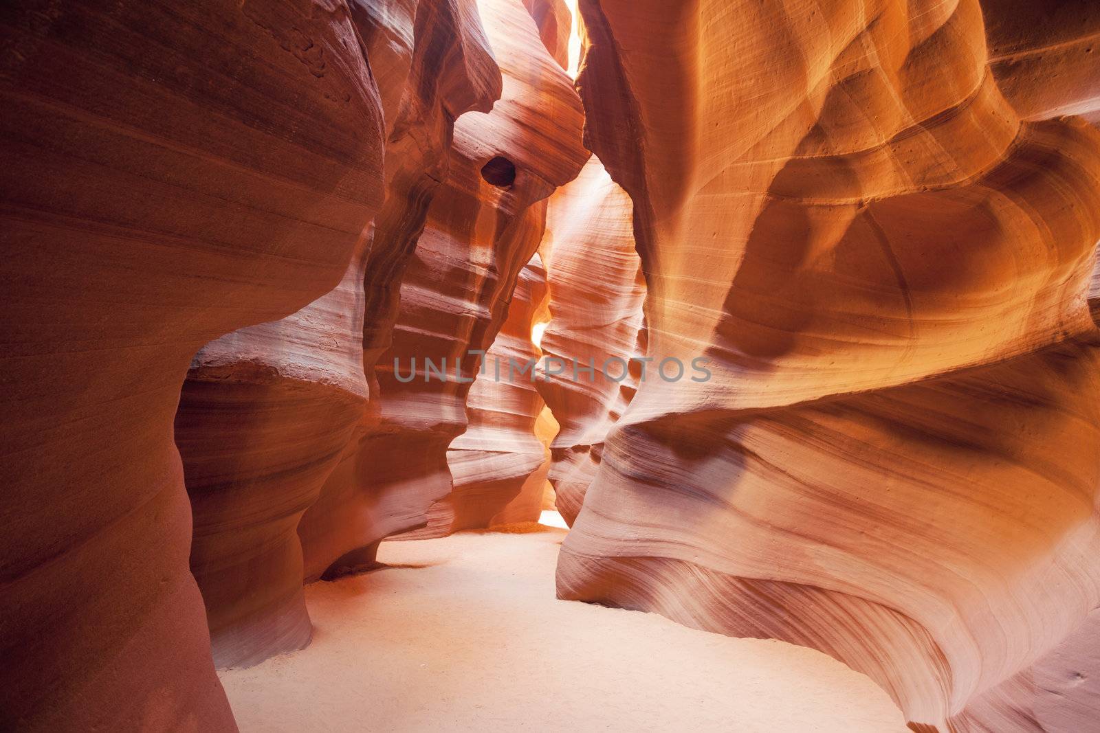 horizontal view of famous Antelope Canyon by vwalakte