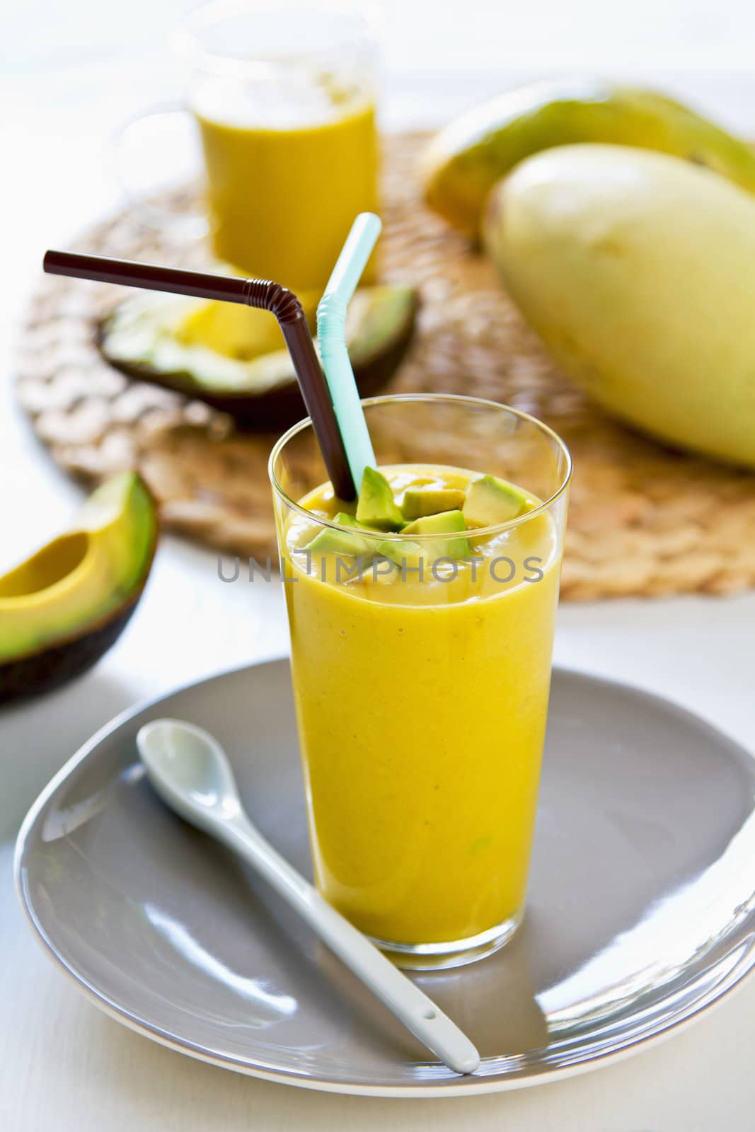 Avocado with Mango smoothie by vanillaechoes