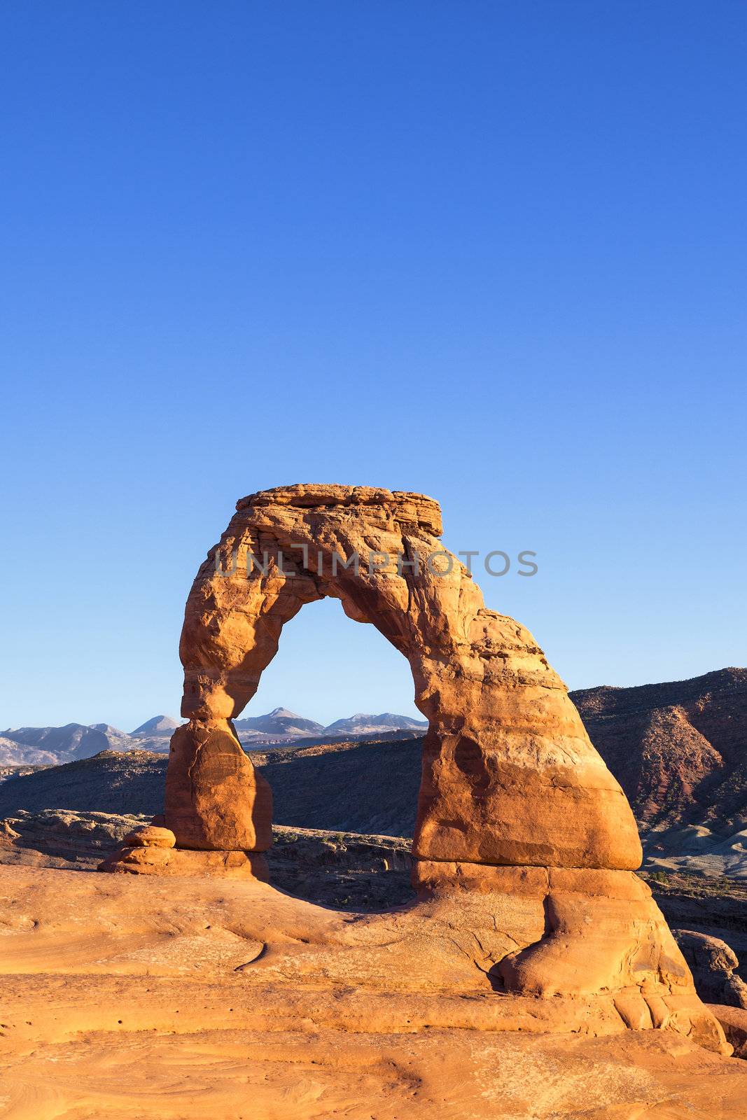 Vertical view of the famous Delicate Arch, USA