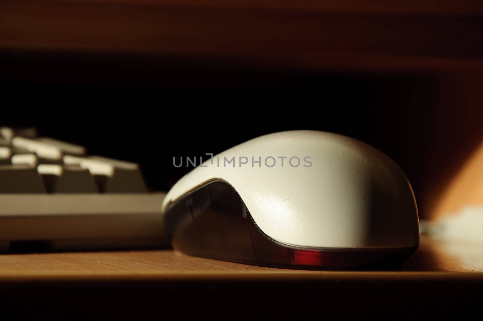 optical mouse in dark