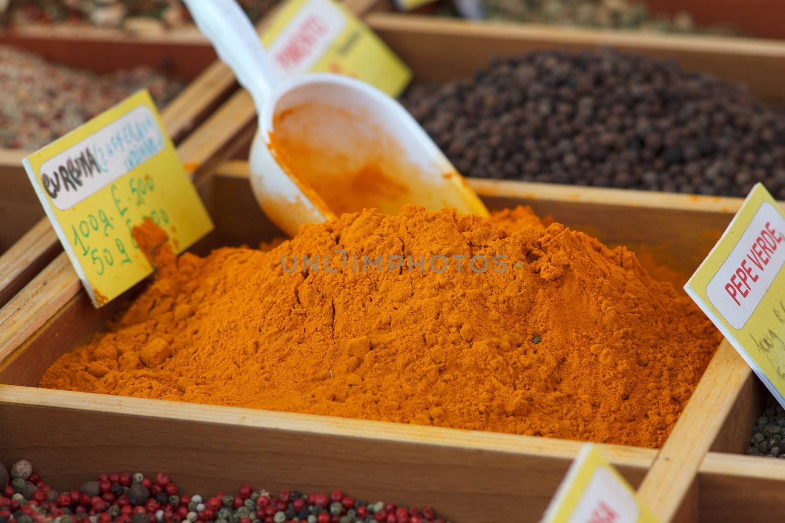 Curcuma and other spices, Street market in Trieste