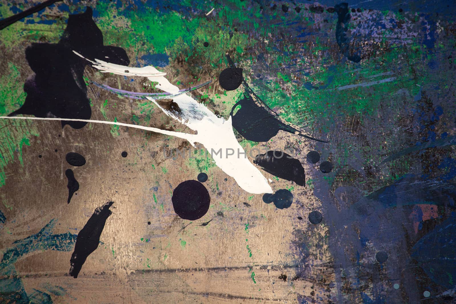 Photo of a painted surface painted with drip