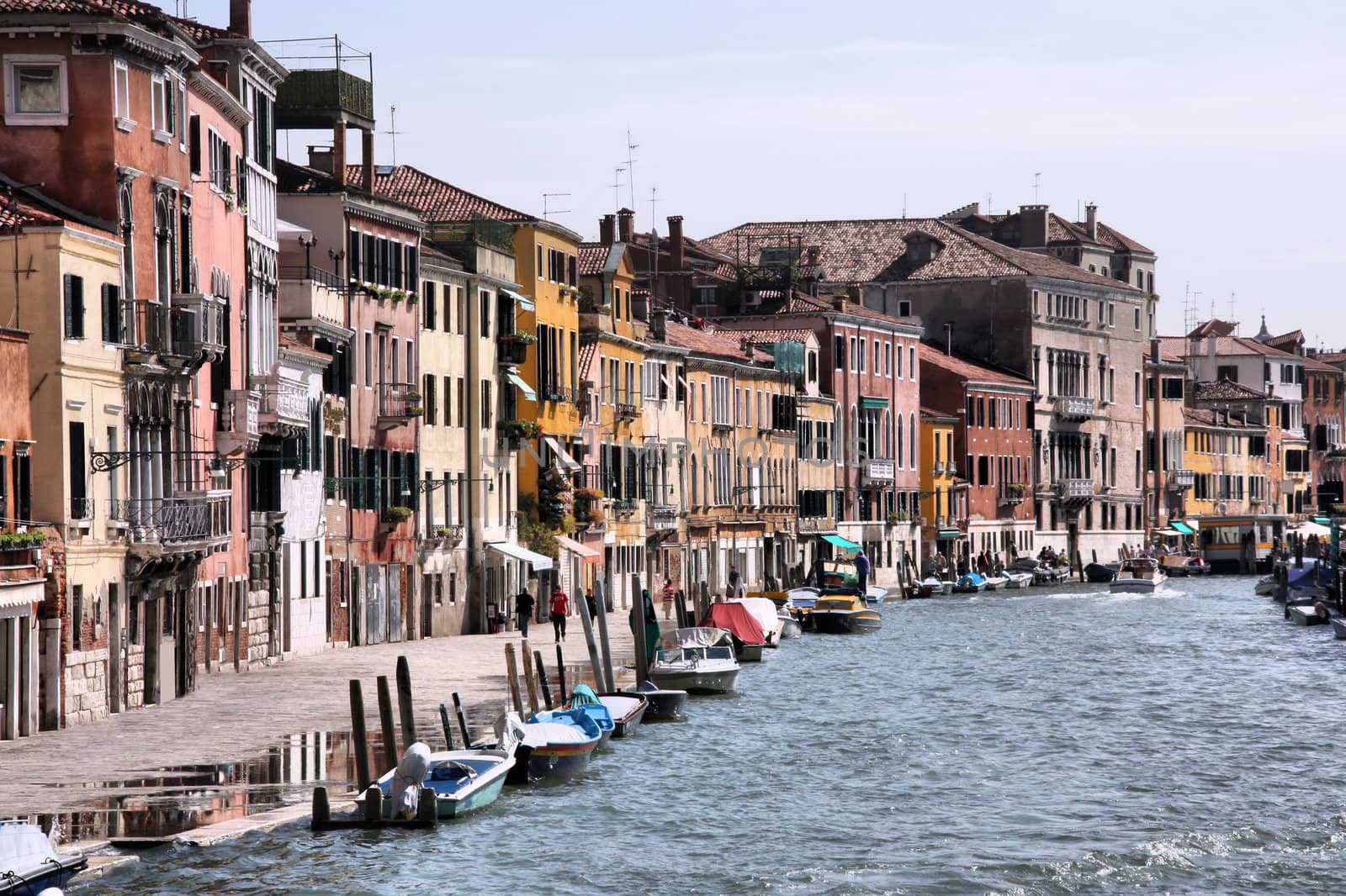 Venice canal by tupungato