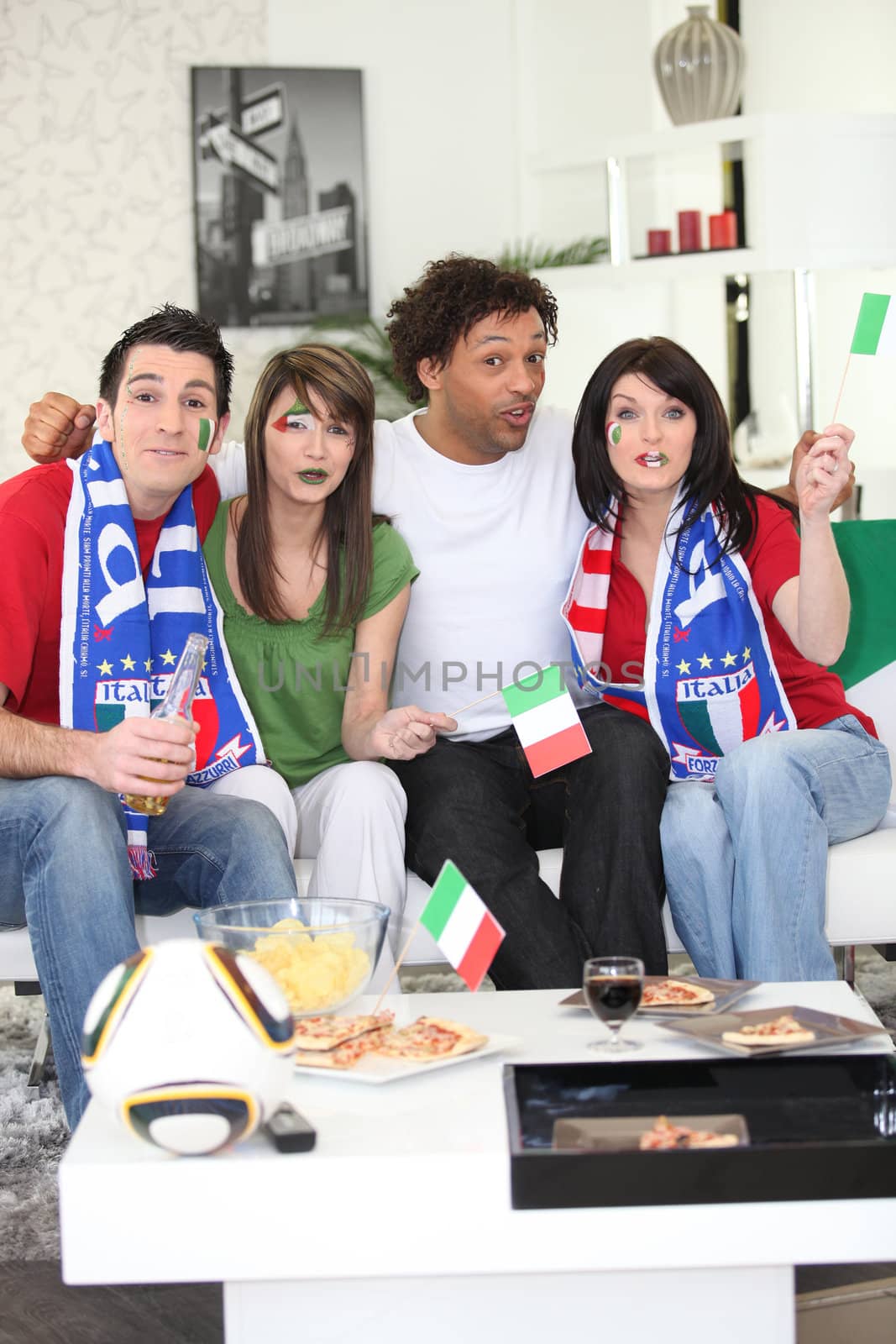Italian football fans at home
