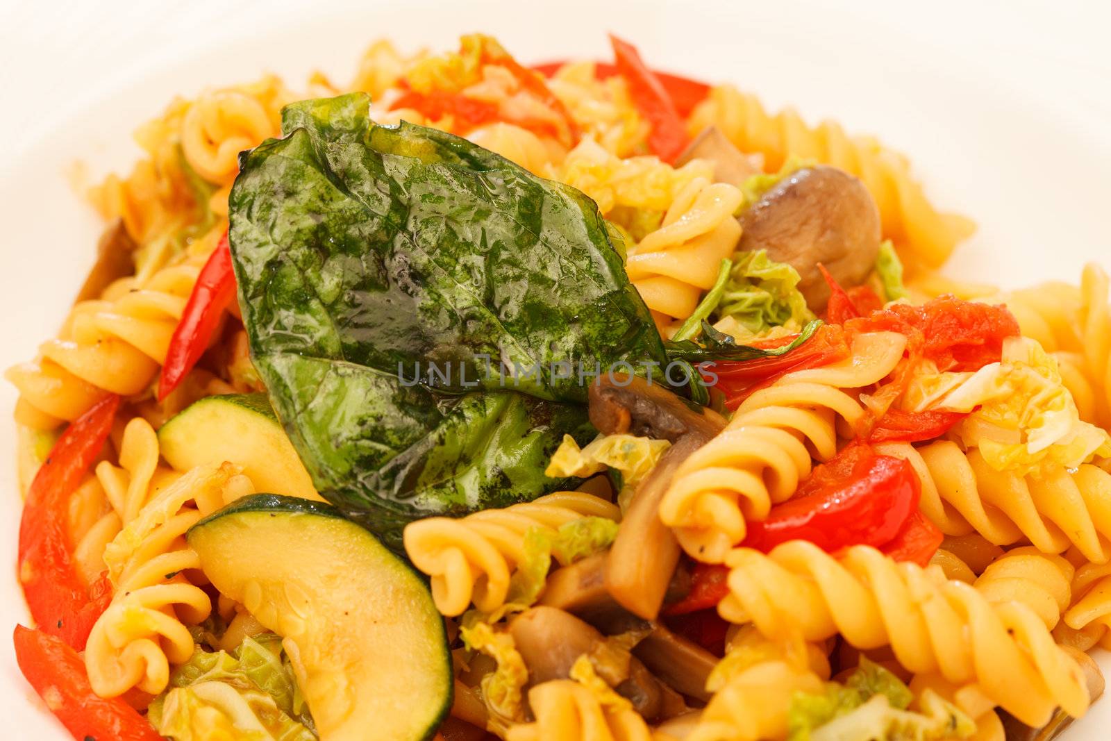 pasta with vegetables by shebeko