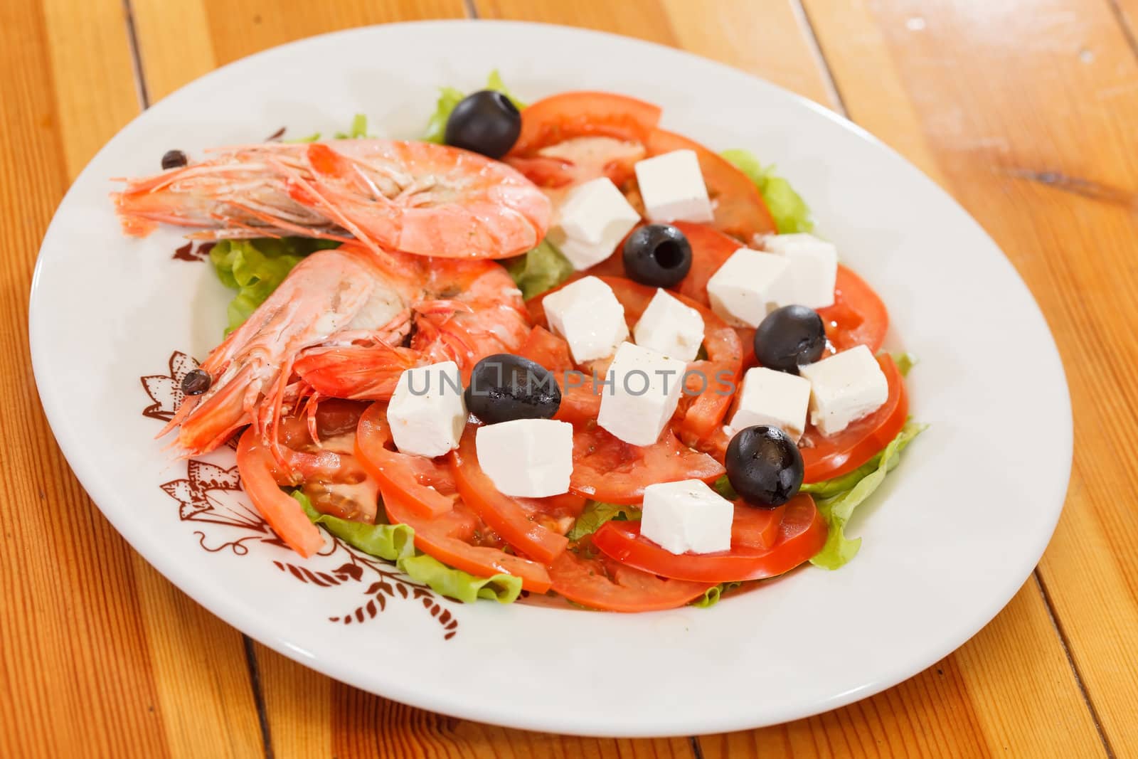 shrimps with greek salad