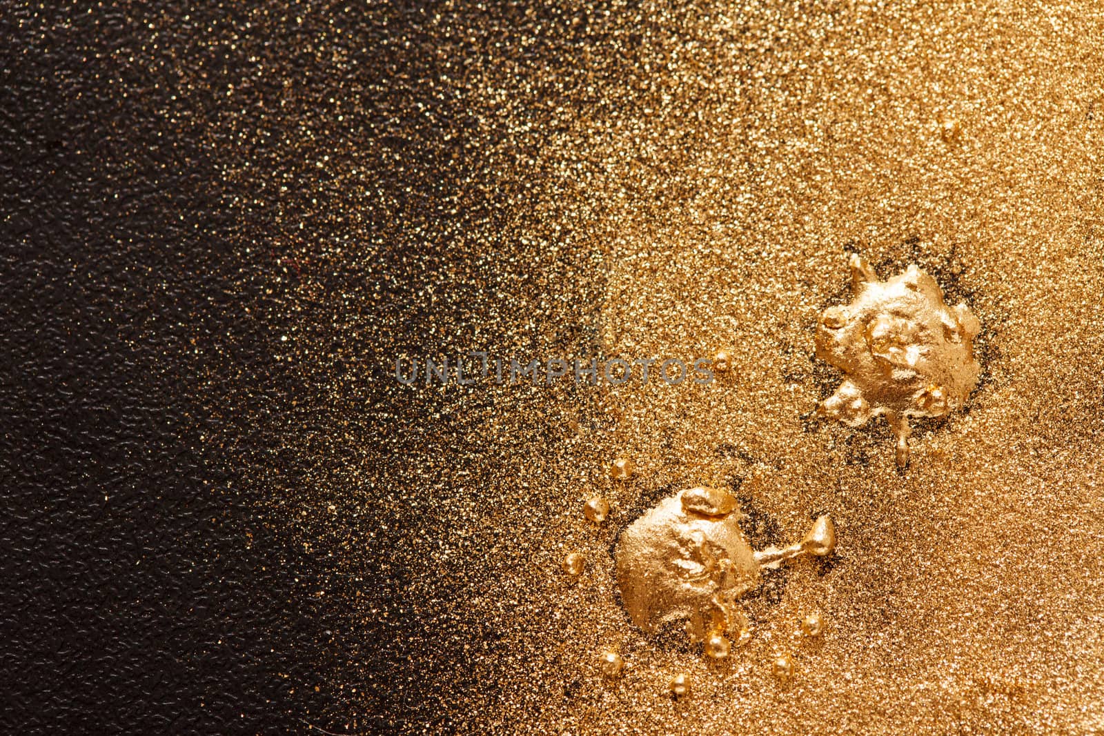 gold background by shebeko