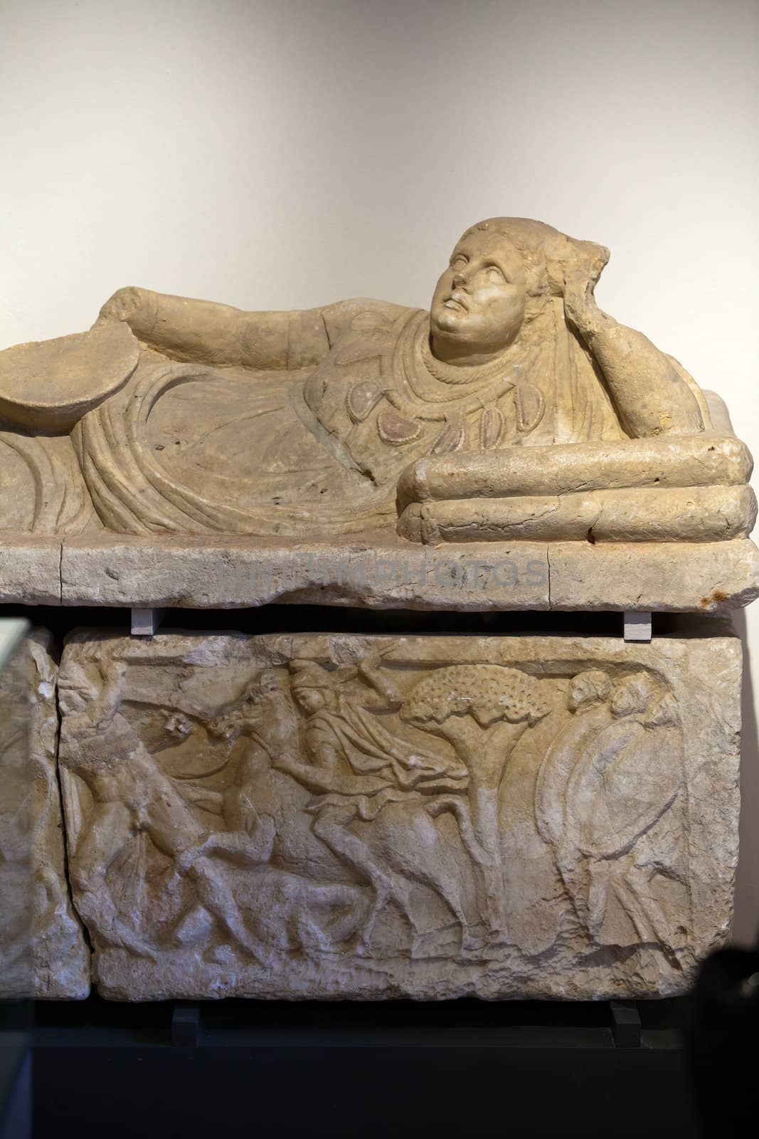 Ancient etruscan art. Sarcophagus of Chiusi, Tuscany. 