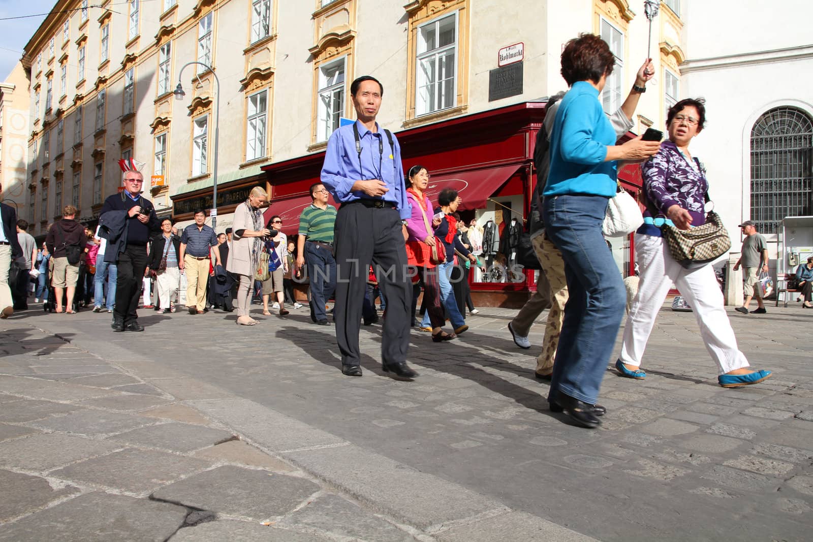 VIENNA - SEPTEMBER 9: Tourists on September 9, 2011 in Vienna. As of 2008, Vienna was the 20th most visited city worldwide (by international visitors).