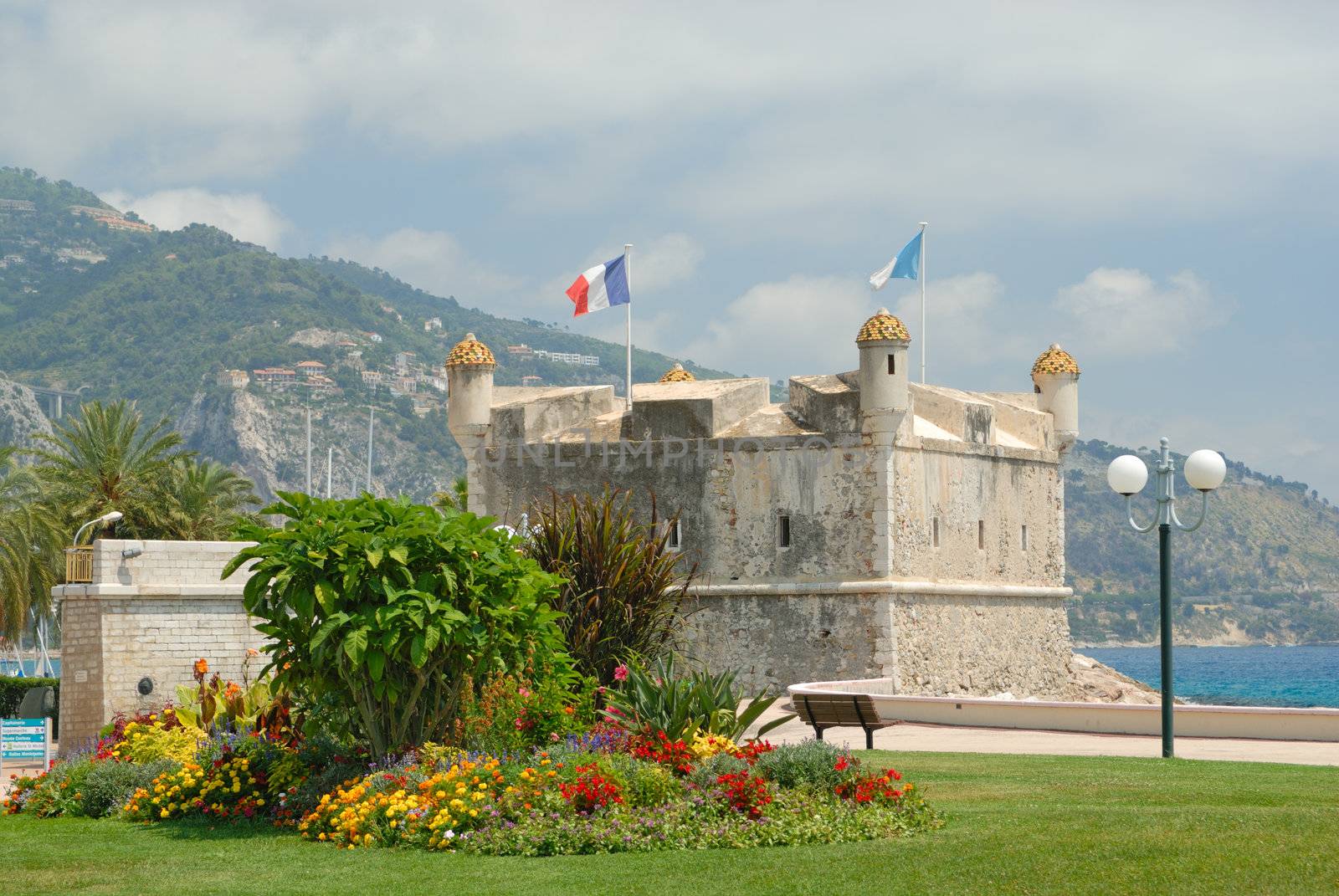 Bastion in port of Menton by mahout