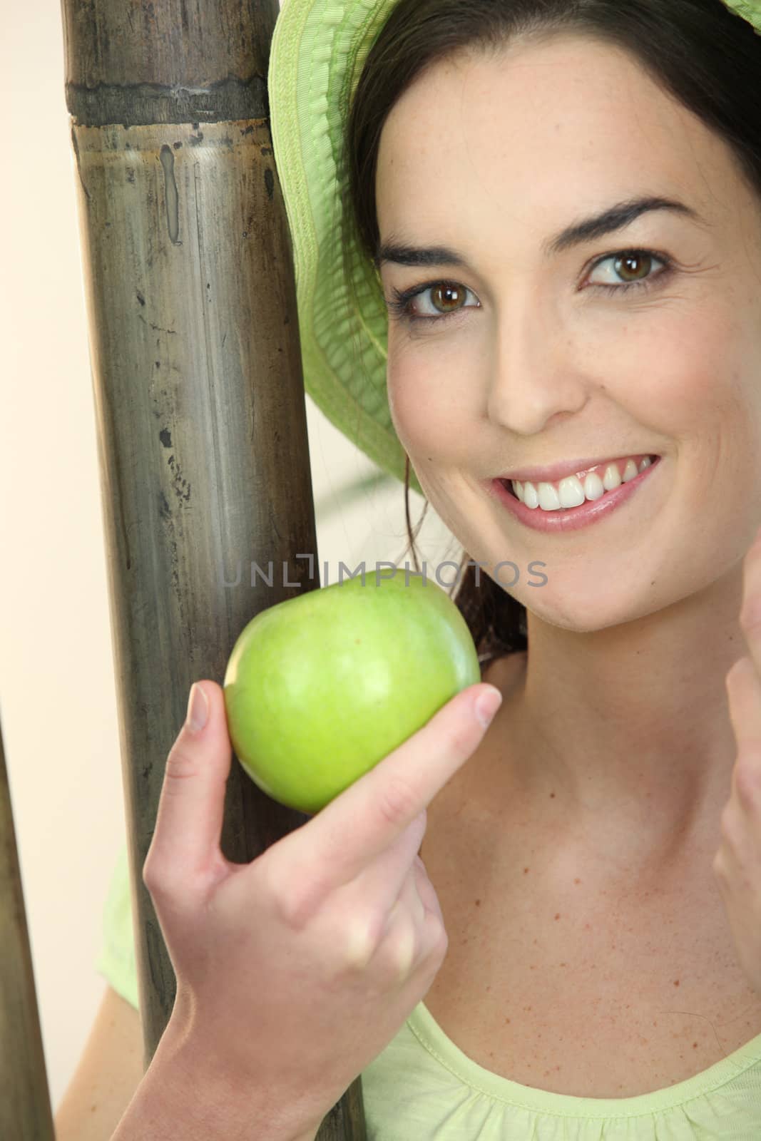 Woman holding an apple