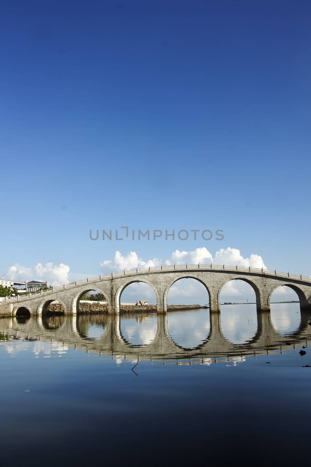 Arch bridge in the form invented by the ancient Chinese, still in use by xfdly5