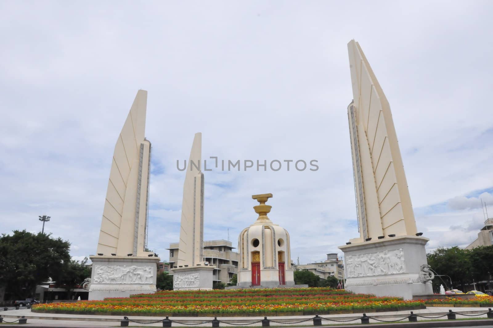 Democracy Monument in Bangkok by sainaniritu
