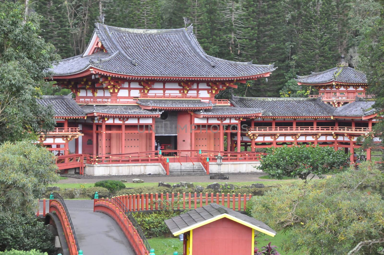 Byodo-In Temple in Hawaii by sainaniritu