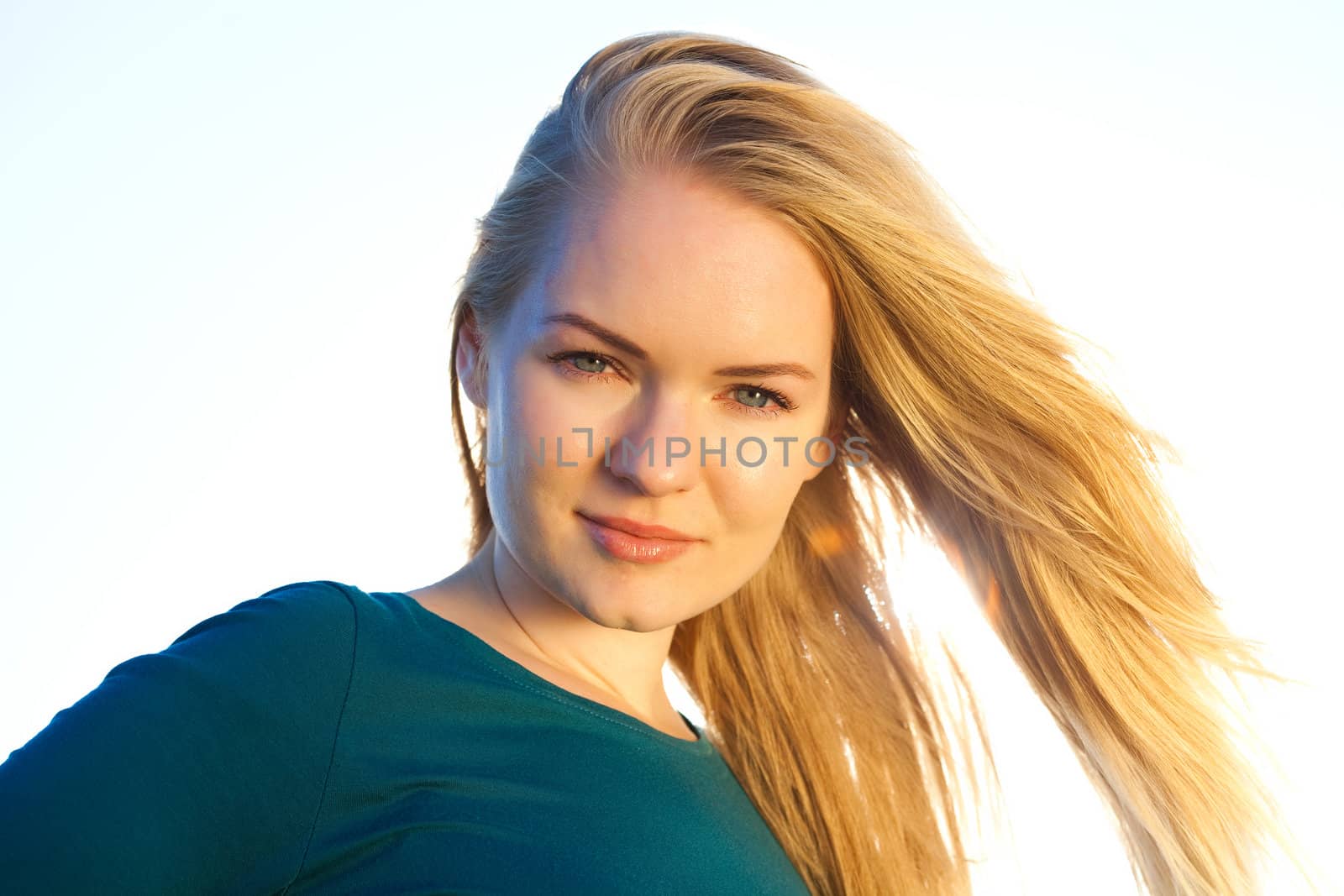 portrait of a beautiful young woman  outdoor by jannyjus
