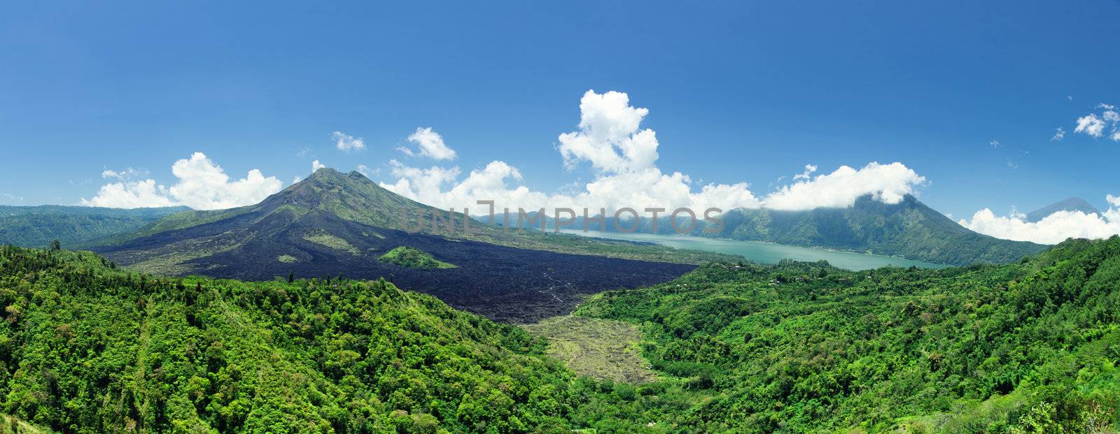  Batur volcano by vicnt