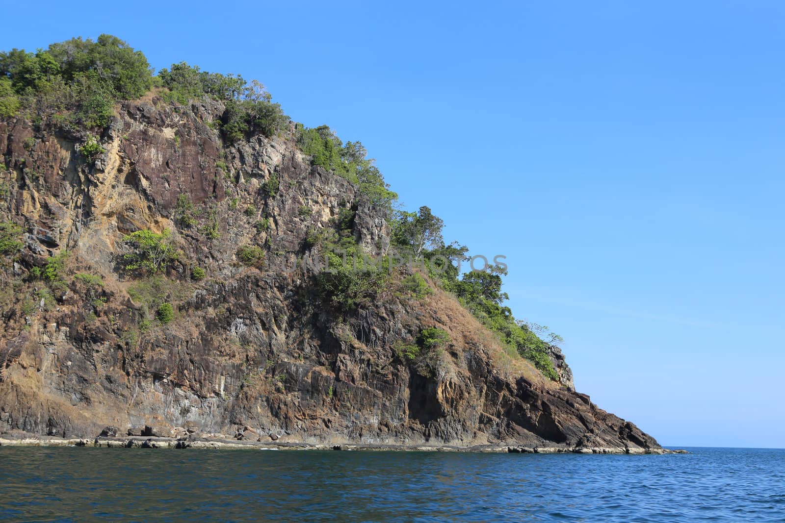 Small Island with Beautiful Sea by rufous