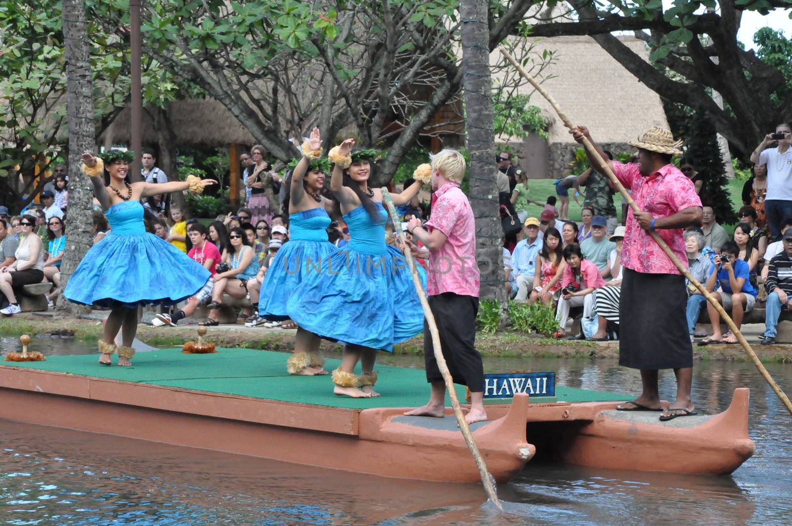 Hawaiian Dance by sainaniritu