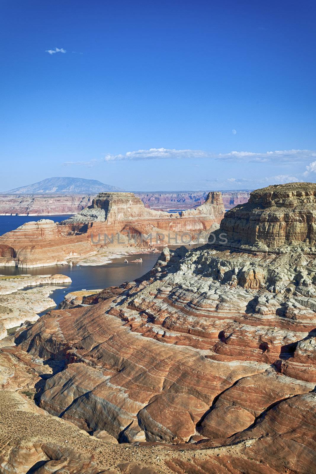 vertical view of the lake Powell, Page, Arizona