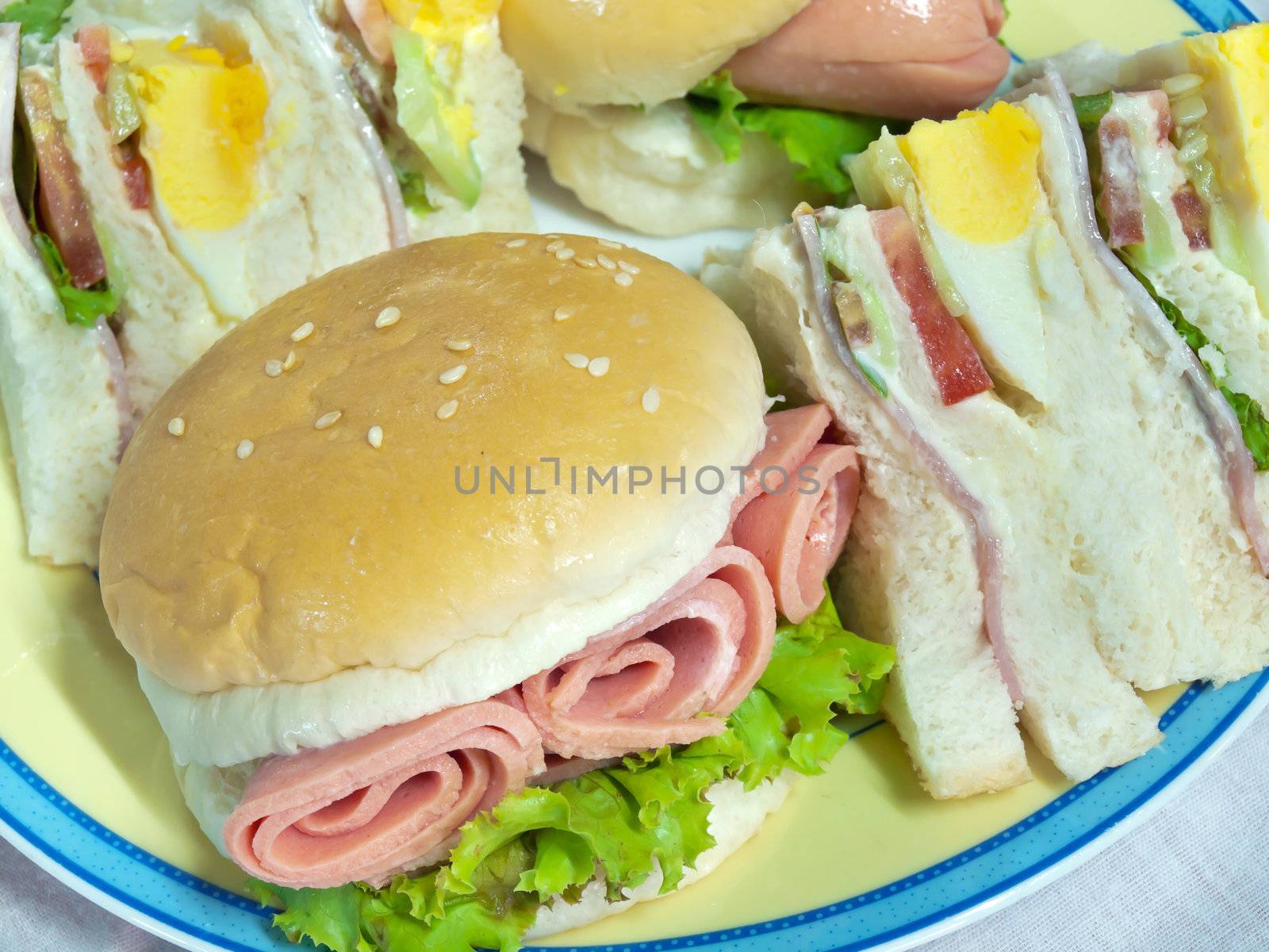 Hamburger with sandwich by Exsodus